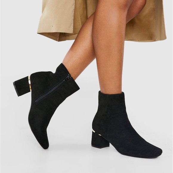 Boohoo | Wide Width Hardware Detail Block Boots - Picture 1 of 1